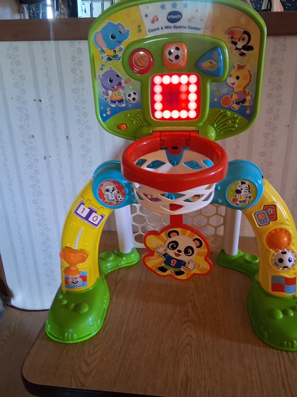 Count & Win Sports Center - Kids Interactive Basketball Toy in Green/Red/Blue